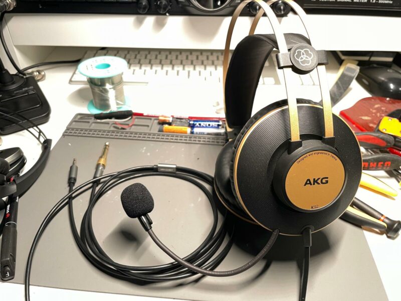 AKG K92 HEADSET with DYNAMIC MICROPHONE ELEMENT